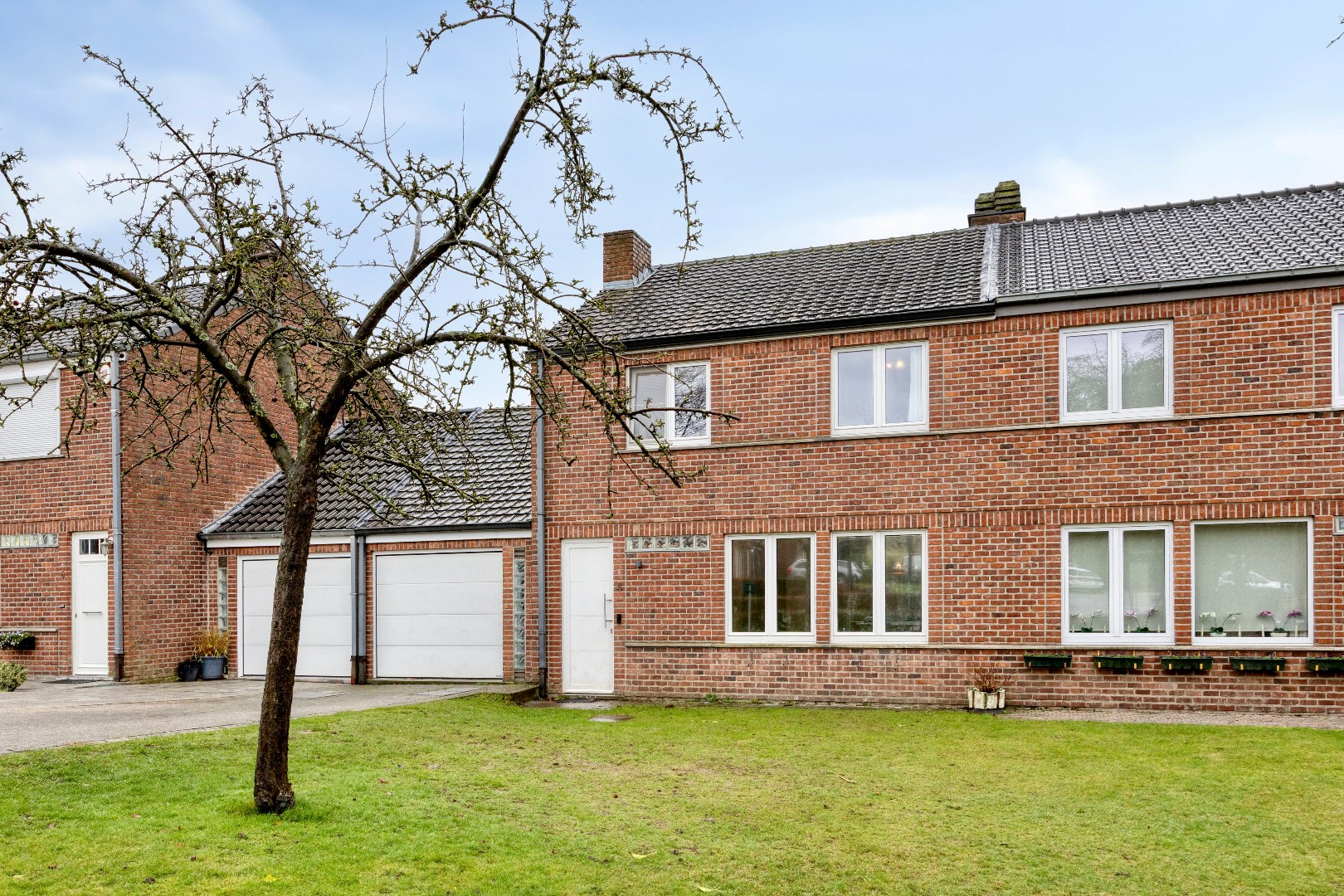 Instapklare woning te koop met 3 slpk, garage en tuin. 