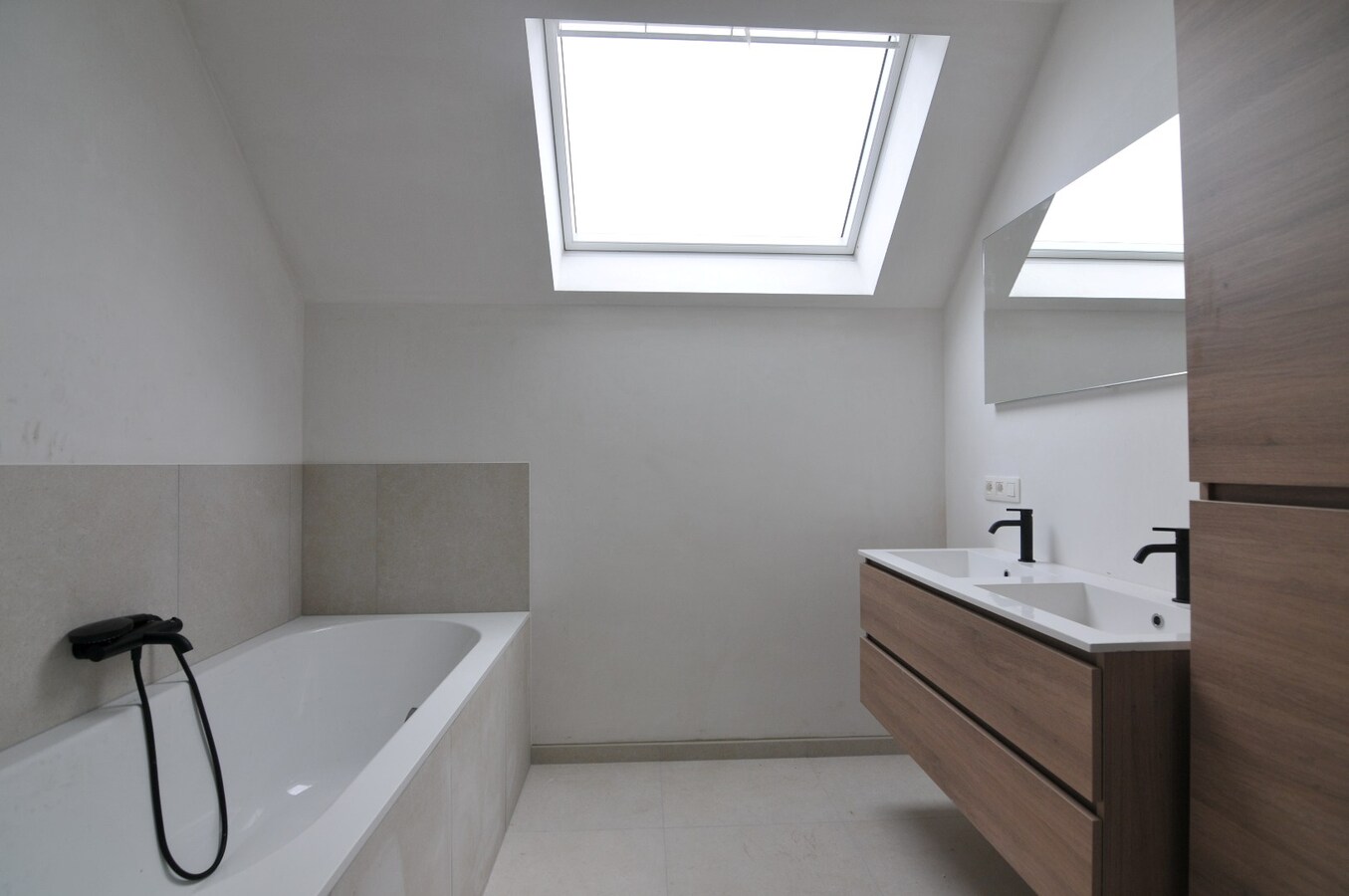 Nieuwbouwwoning te koop in rustige verkaveling te Sint-Baafs-Vijve 