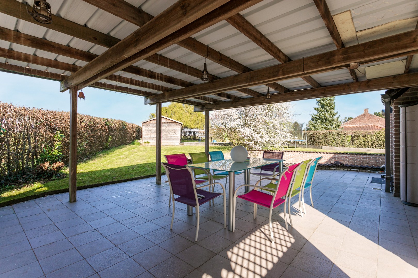 Vrijstaande woning met 4 slpks &amp; ruime tuin 