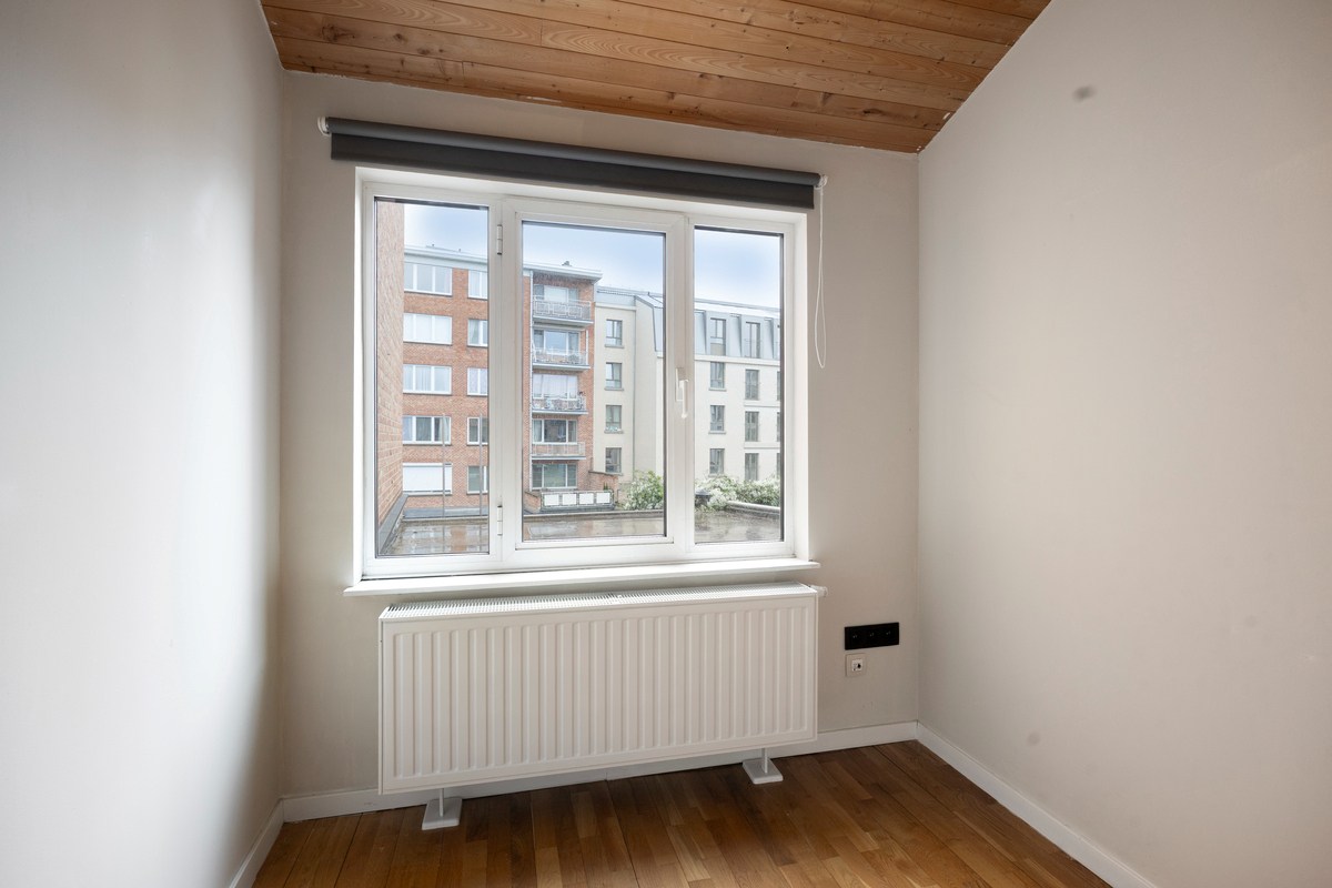 Woning met 4 slaapkamers, 2 badkamers, terras in centrum Leuven ! – EPC 187 kWh/m² - bewoonbare opp. 184m² 