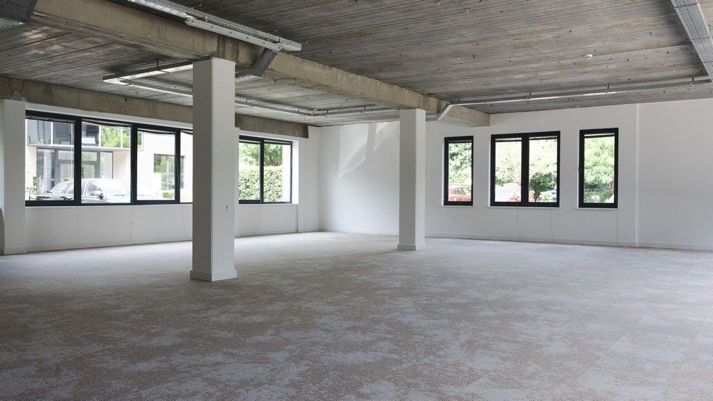 Gerenoveerd kantoor te koop nabij station Berchem