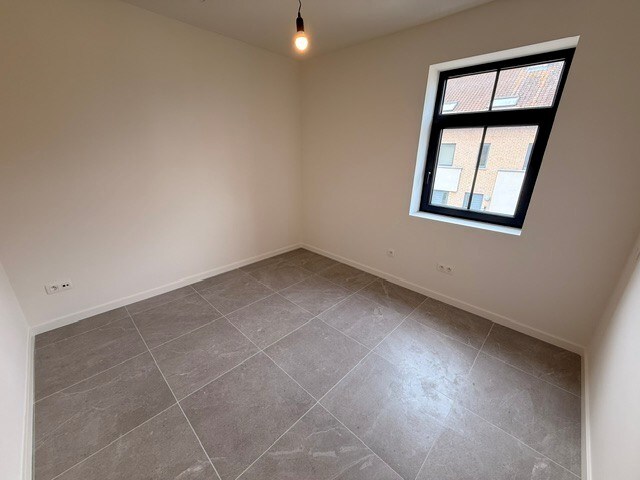 Halfopen nieuwbouwwoning met 4 slaapkamers gelegen te Opitter. 