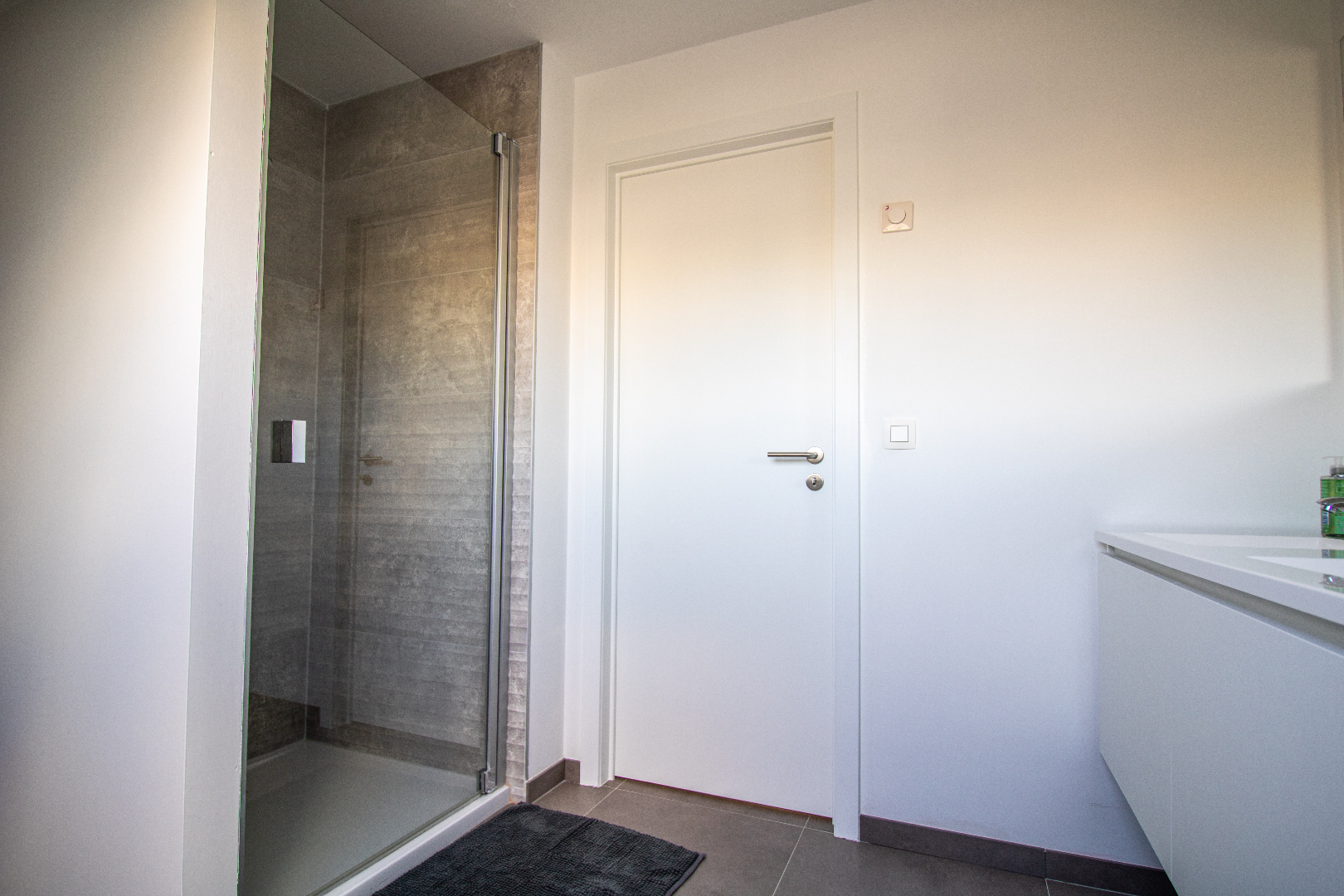 Nieuwbouwwoning met 3 slaapkamers en groene tuin 