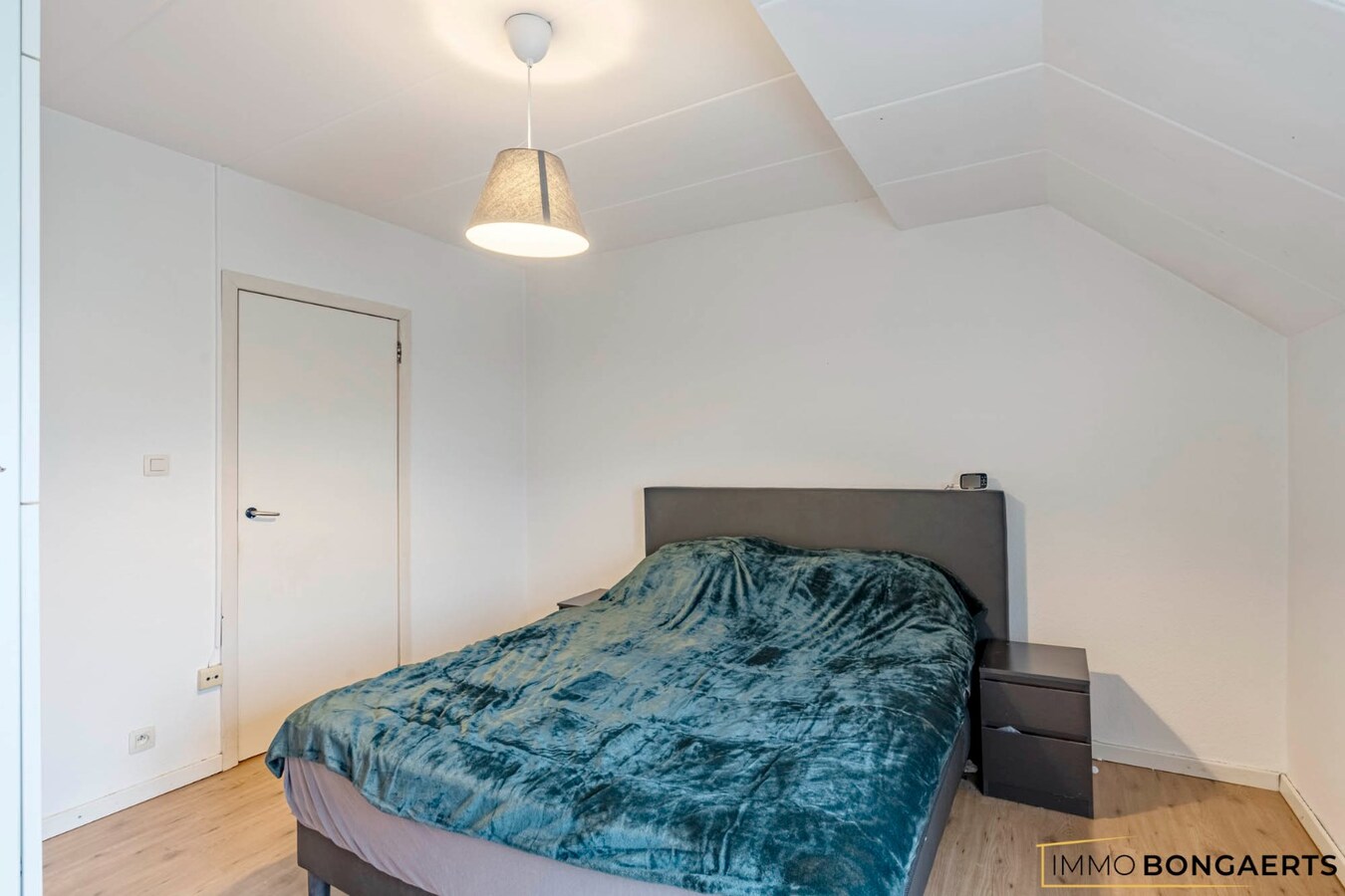 Instapklare woning met  garage en twee slaapkamers in Maasmechelen 