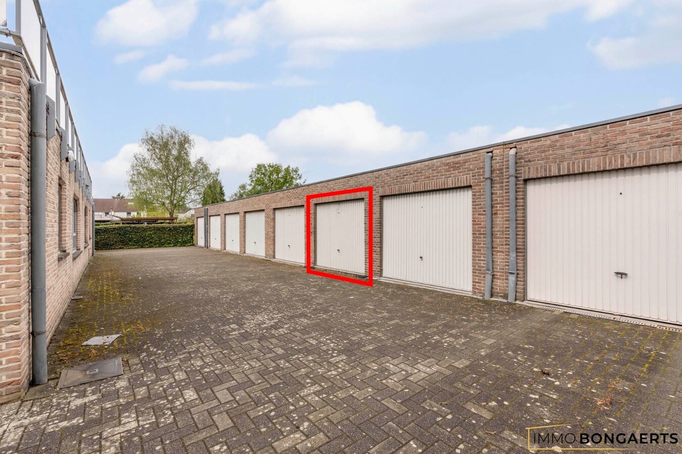 Gelijkvloersappartement met 1 slaapkamer en garage 