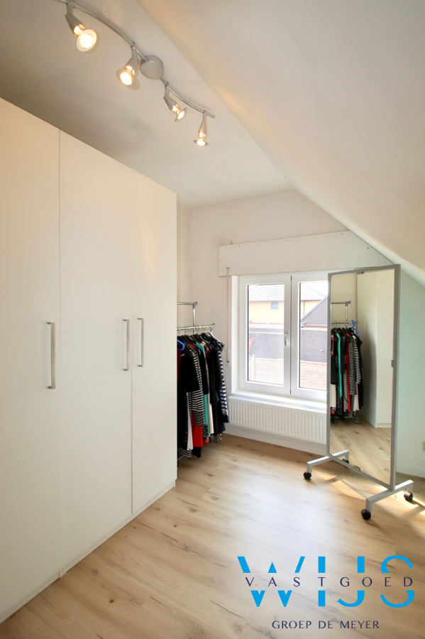 Instapklaar woonhuis op een prachtige ligging te Ertvelde ! 