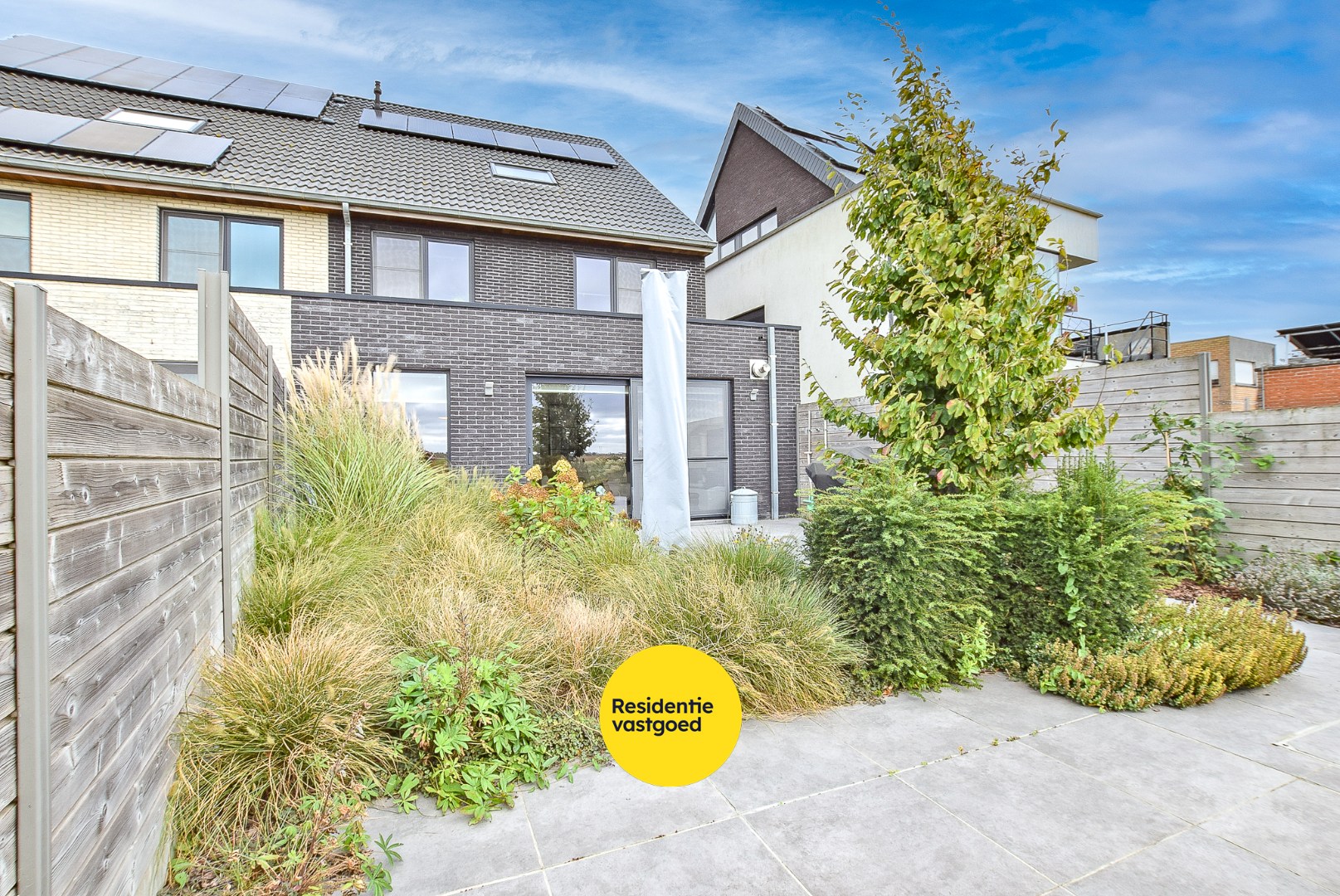 Moderne woning (2018) te Ramskapelle met 3 slaapkamers, garage en verzichten. 