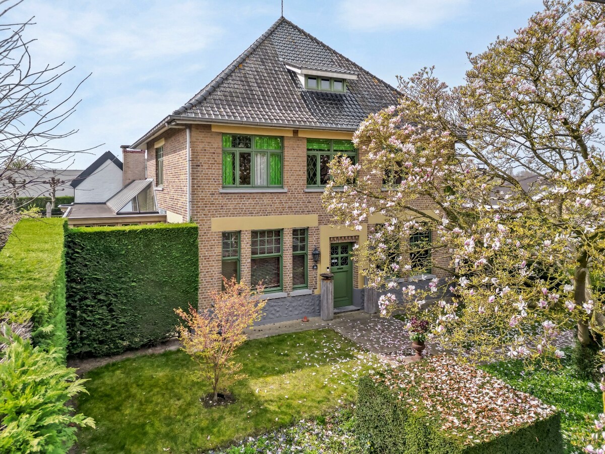 Exclusieve villa met buitenzwembad en privéwelness te Waregem ! 