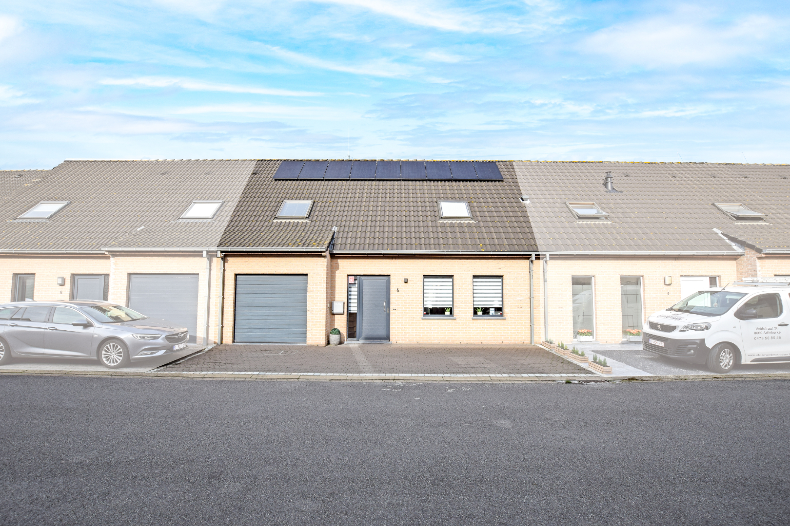Instapklare energiezuinige woning met garage op 289m² te De Panne. 