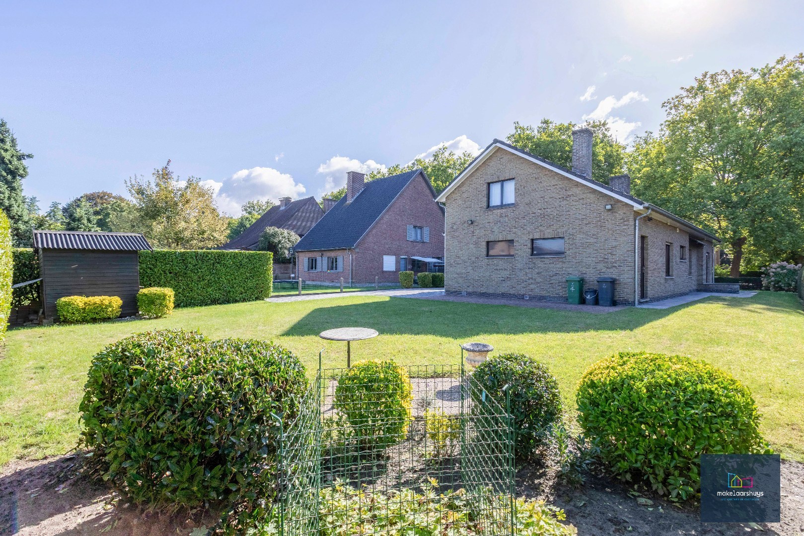 VERKOCHT !!! Goed onderhouden bungalow nabij centrum Mariakerke 