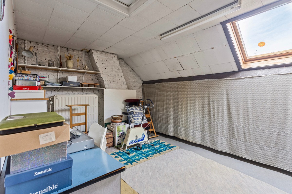 Woning met 5 slaapkamers en grote tuin. 