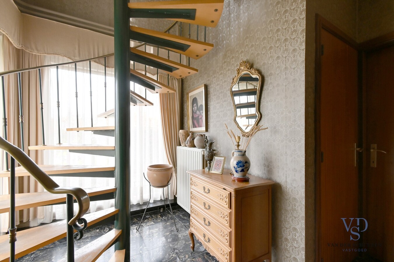 Karaktervolle villa, nabij centrum Merelbeke 