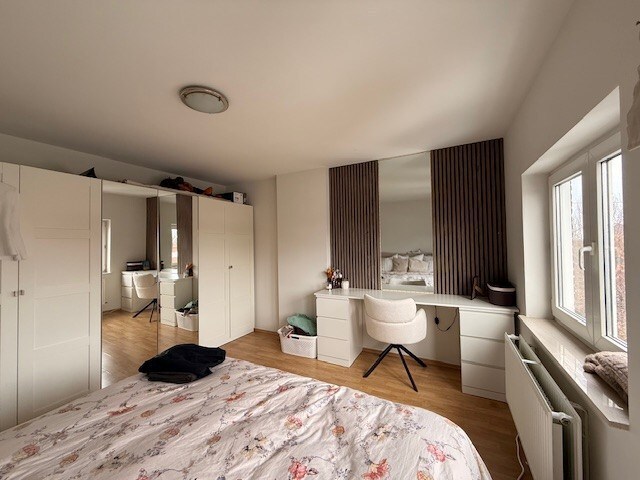 Een nette, comfortabele  gezinswoning met 3 slaapkamers, garage en tuin. 