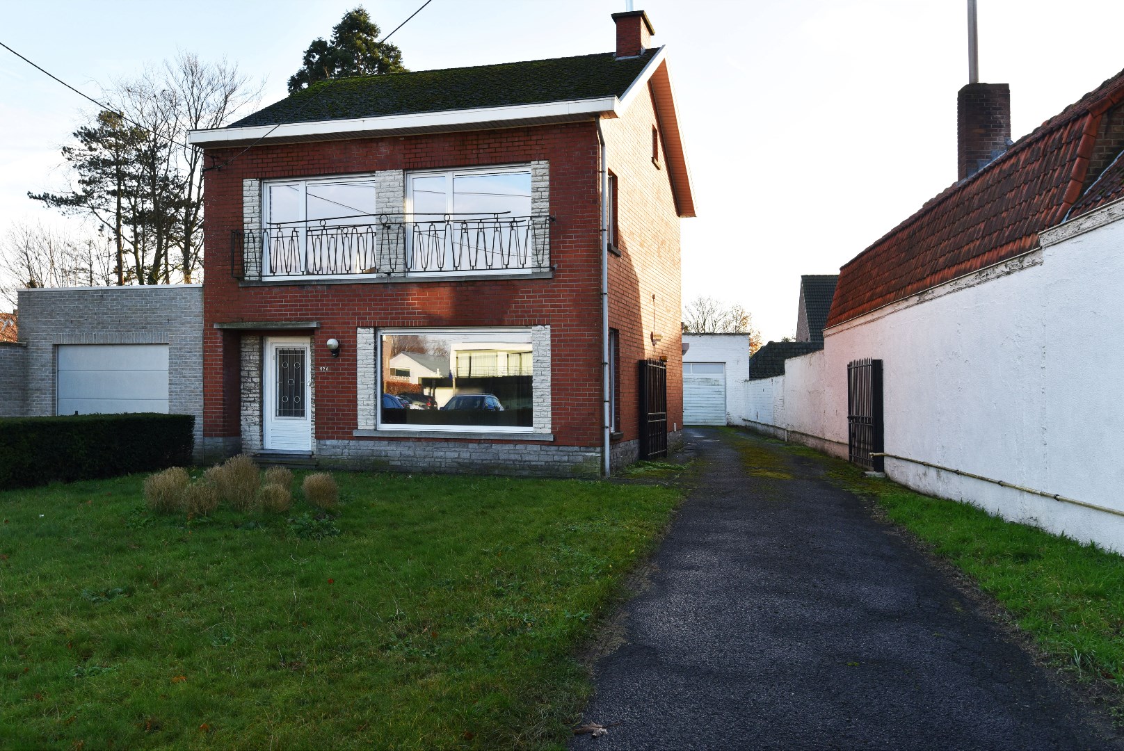 HOB met 3 slaapkamers, garage en tuin te Adegem 