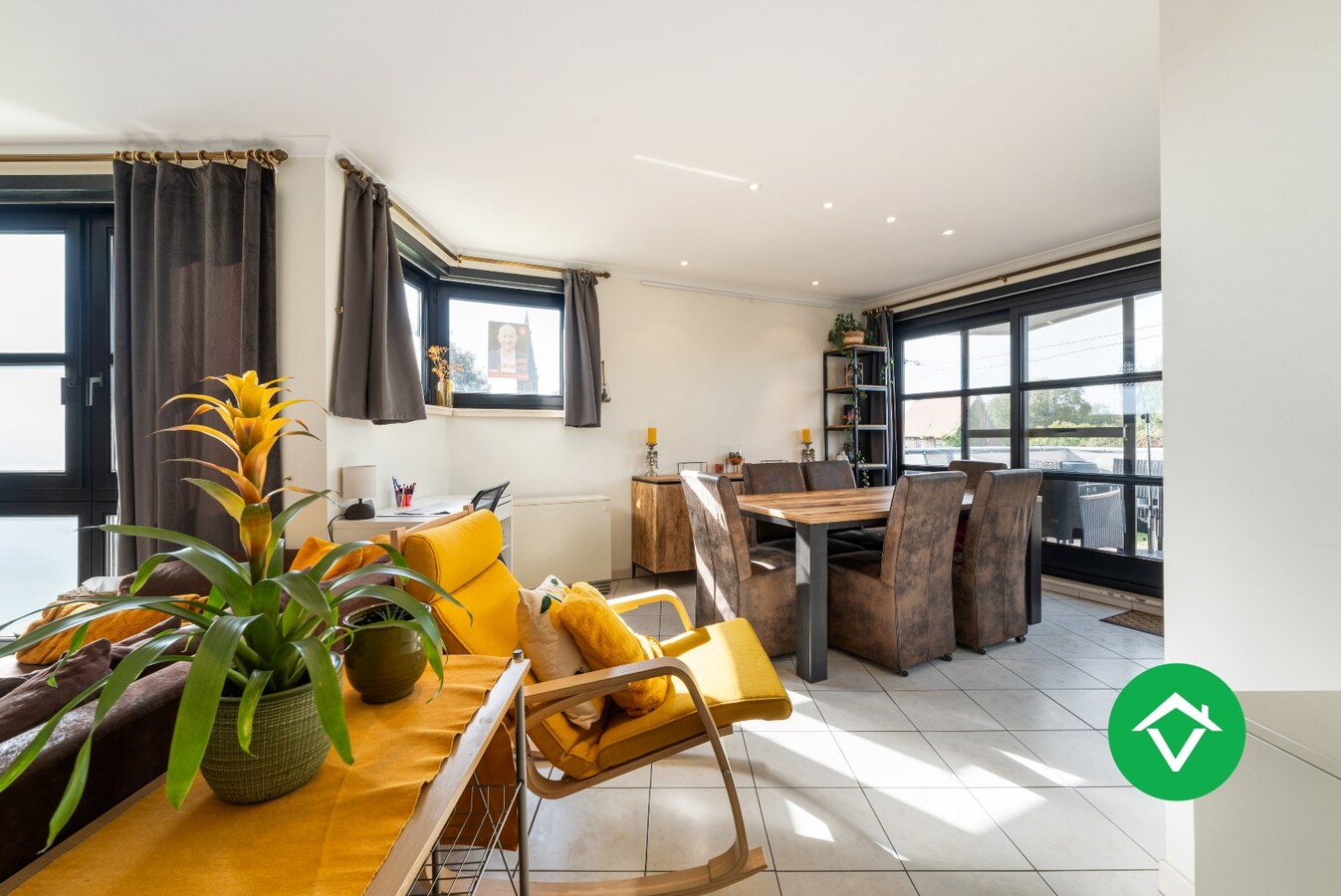 Instapklaar appartement met 3 slaapkamers en garage 