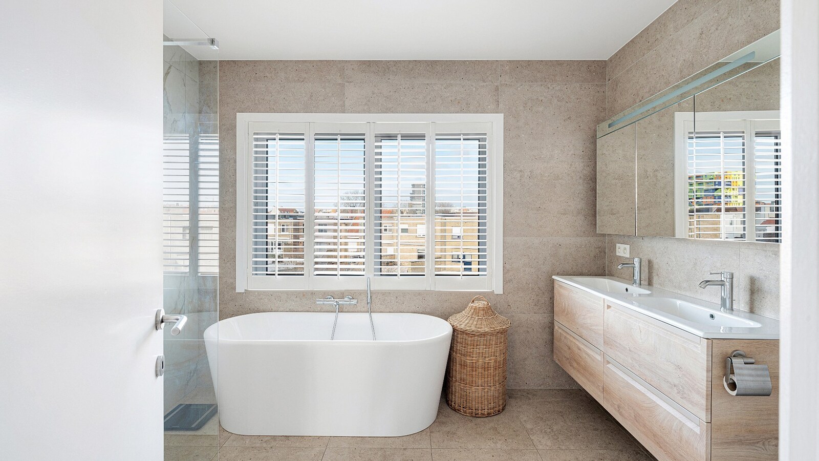 Ruime gezinswoning met inpandige garage en gezellige tuin. 