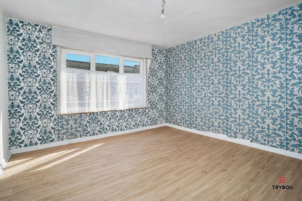 Ruim handelshuis op centrale ligging in Houthulst 