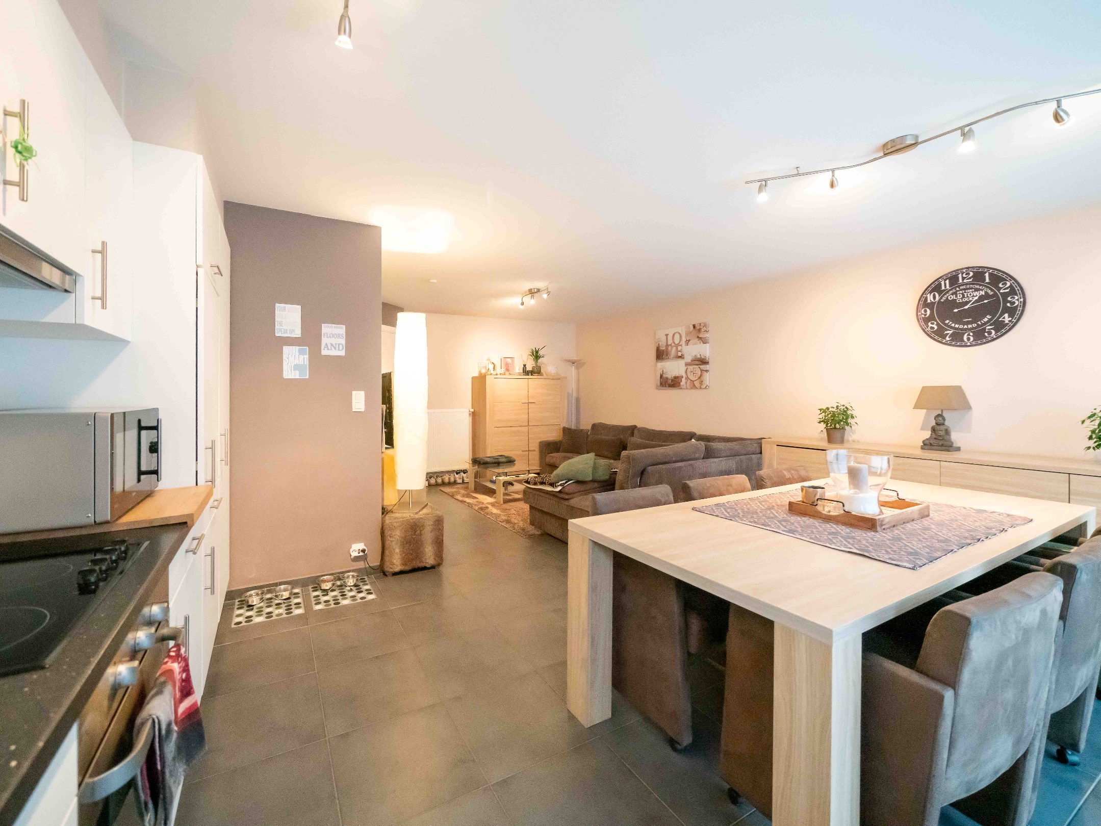 2-kamer appartement met tuin en autostaanplaats 