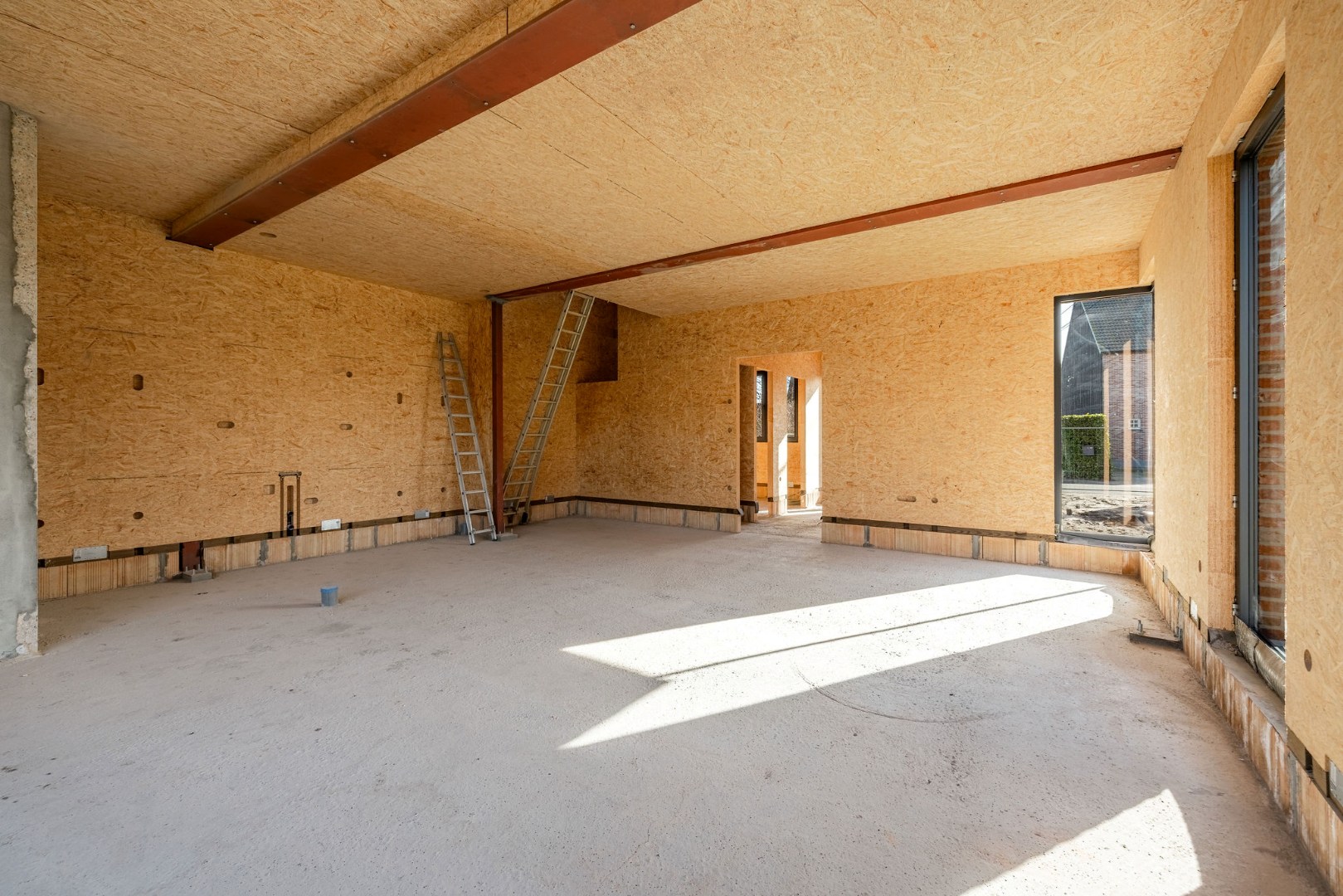Exclusieve woning met 5 slaapkamers en royale tuin in Kruibeke, vlak bij Antwerpen 