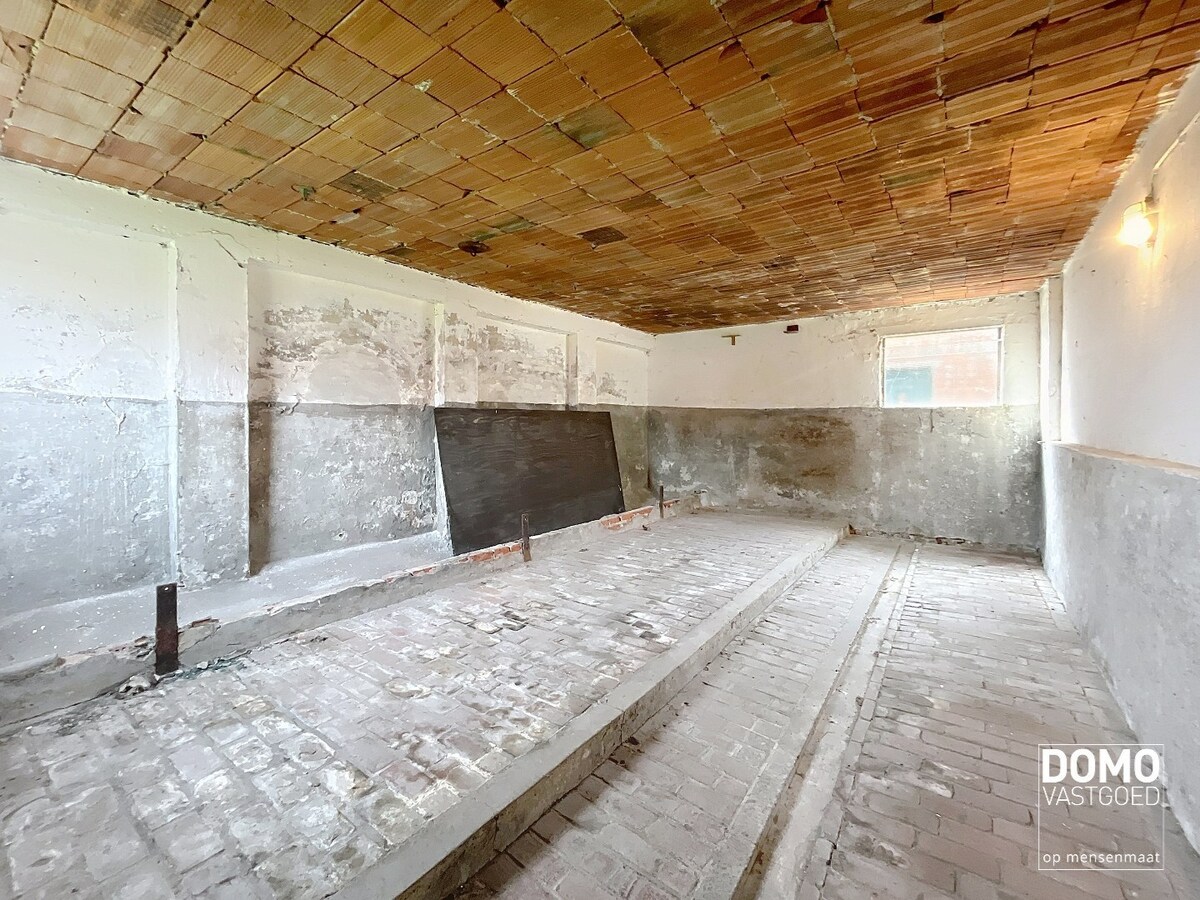 Authentieke open bebouwing met bijgebouwen en potentieel in Tuilt-Kuringen 