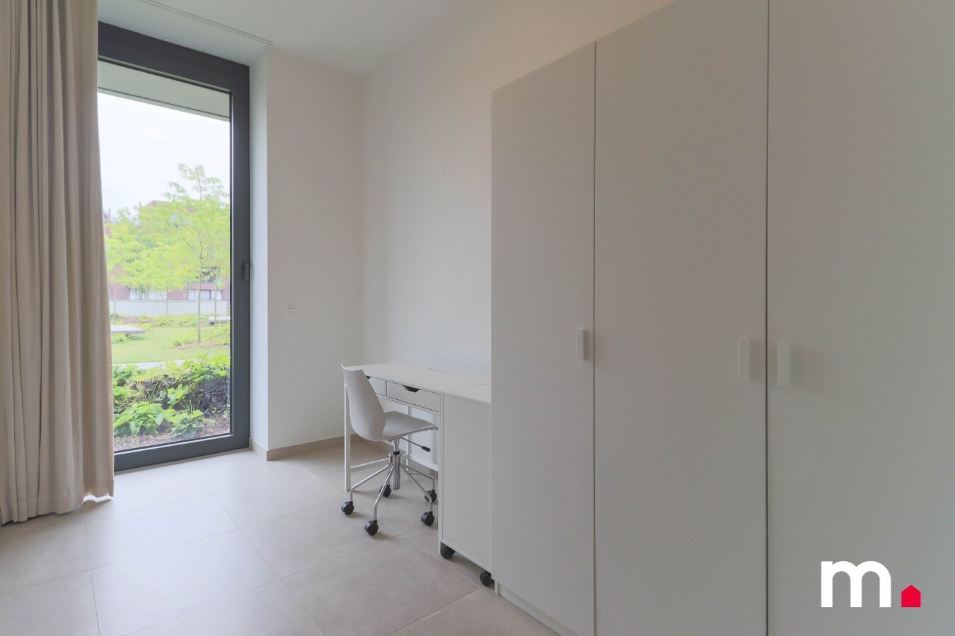 Bemeubeld appartement met lift, 2 slaapkamers én parkeerplaats in Kortrijk 