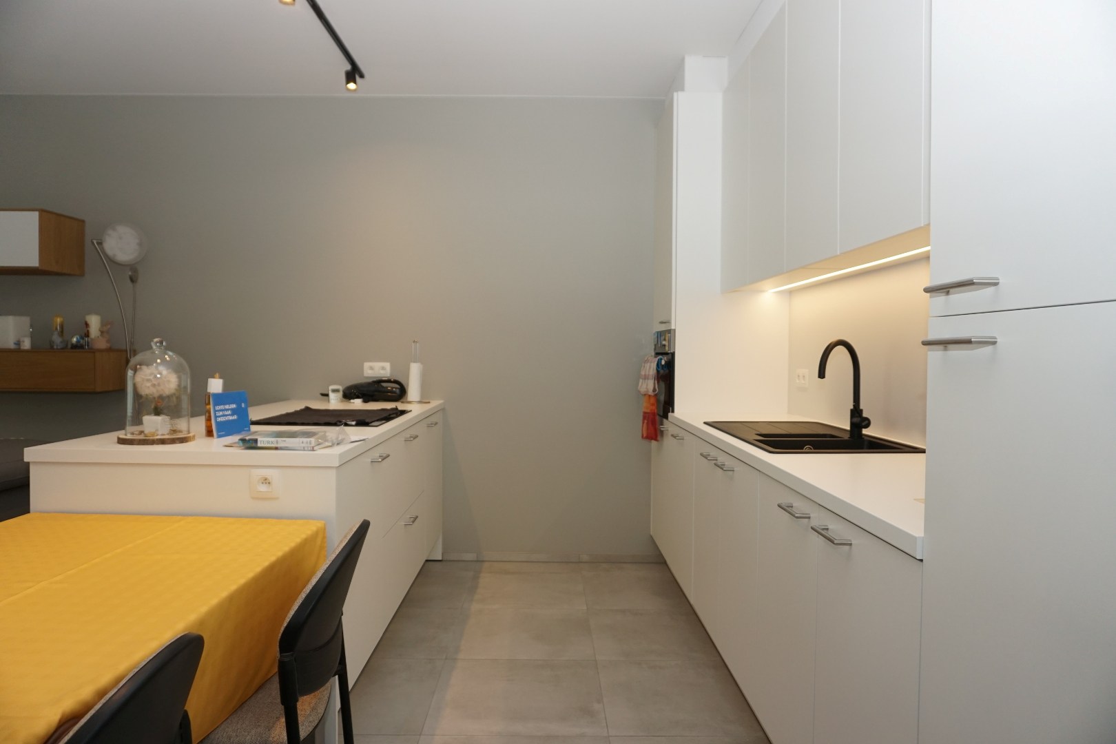 NIEUWBOUWAPPARTEMENT MET 2 SLAAPKAMERS EN TERRAS IN CENTRUM OOSTENDE 