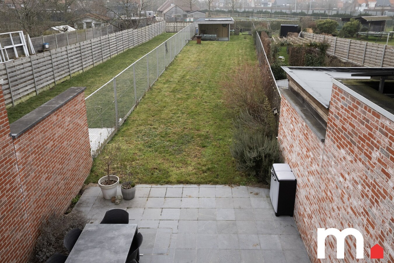 Recente woning (bouwjaar 2013) met grote tuin in doodlopende straat ! 