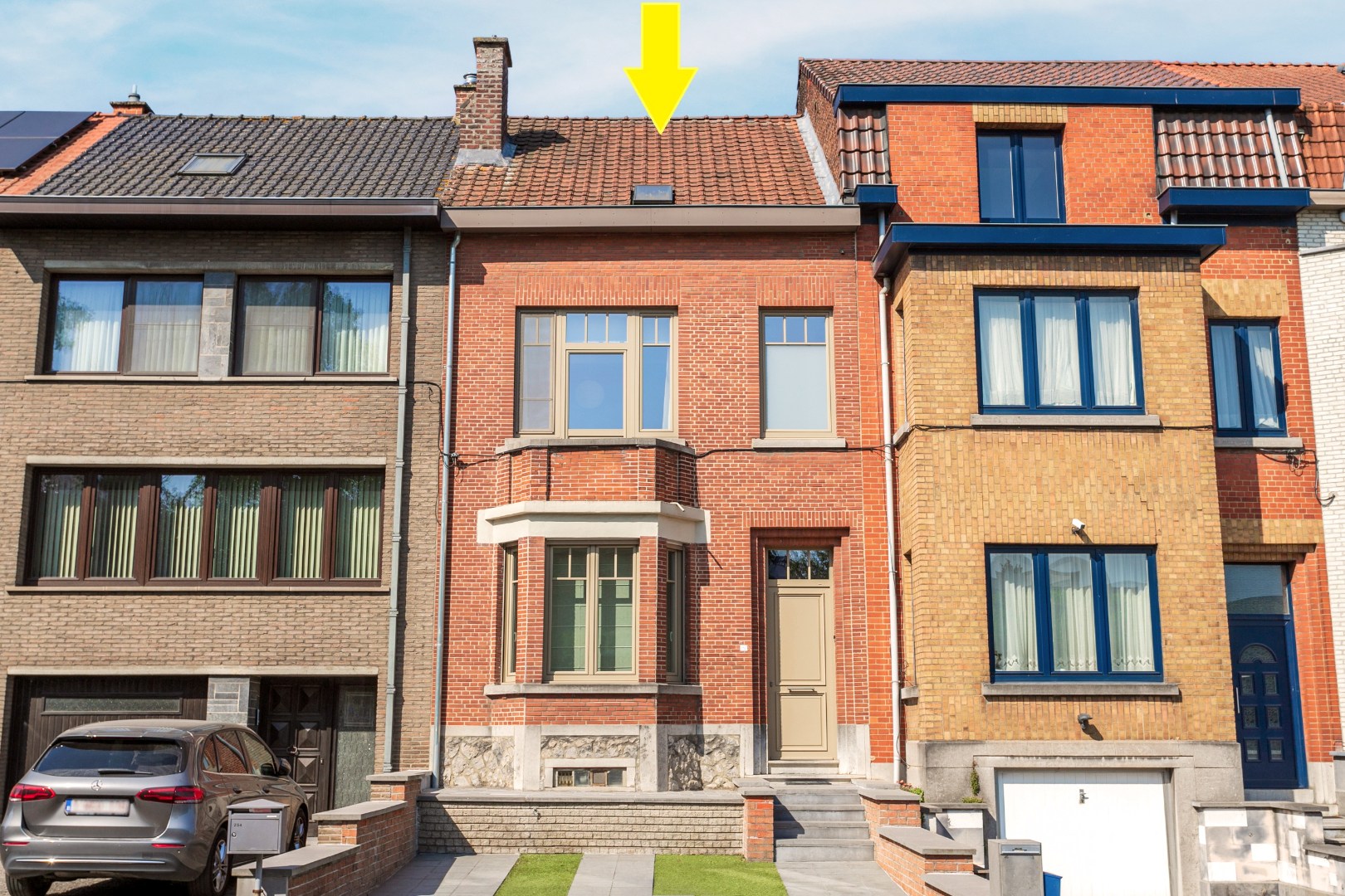Instapklare woning met 3 slpk, oprit en tuin te Halle 