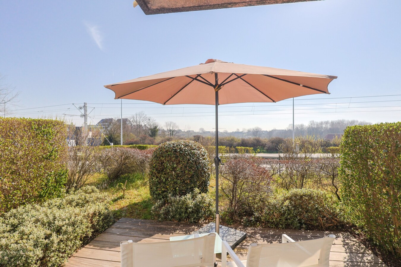 Zuidgericht gelijkvloers 1slpk appartement met zonneterras en duinenzicht nabij zee 