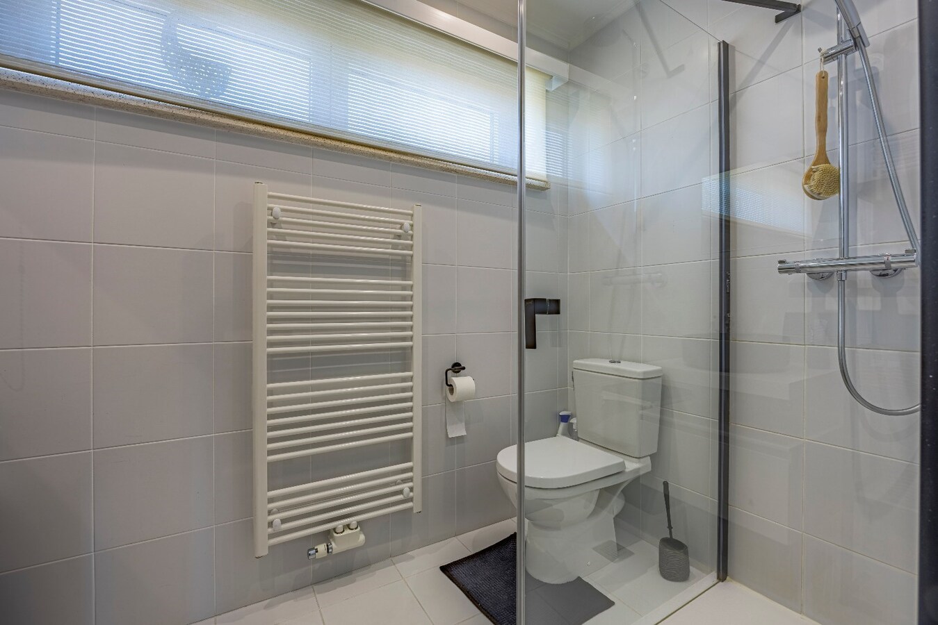 Knappe woning met weidse zichten, vlakbij het strand 