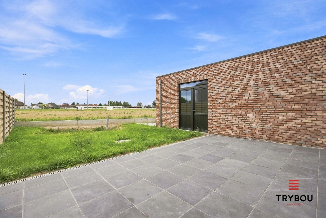 Ruime casco halfopen nieuwbouw met ruime garage in Merkem! 