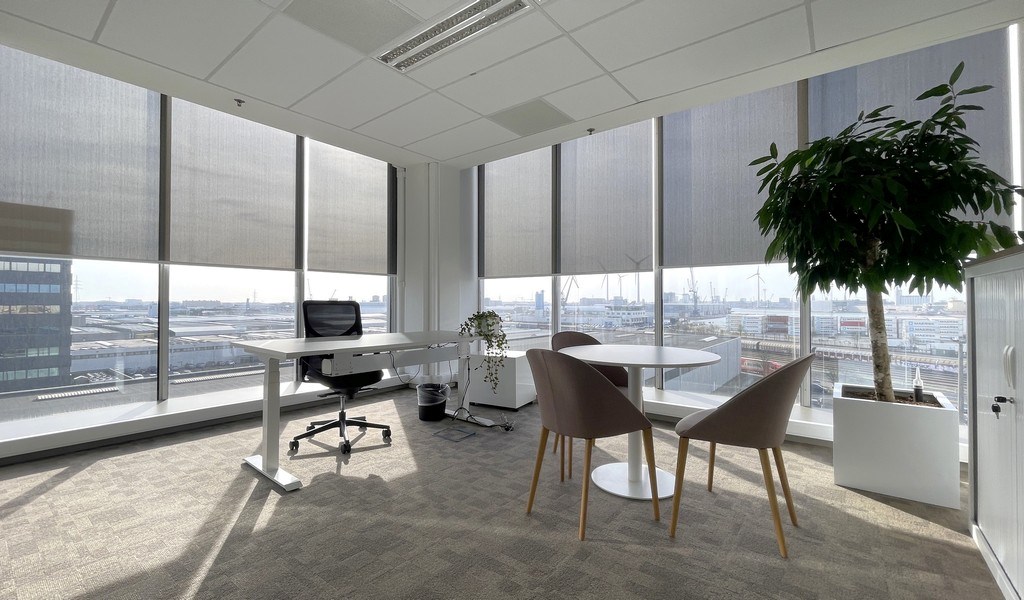 Vernieuwde kantoren te huur in Ahlers Building te Antwerpen