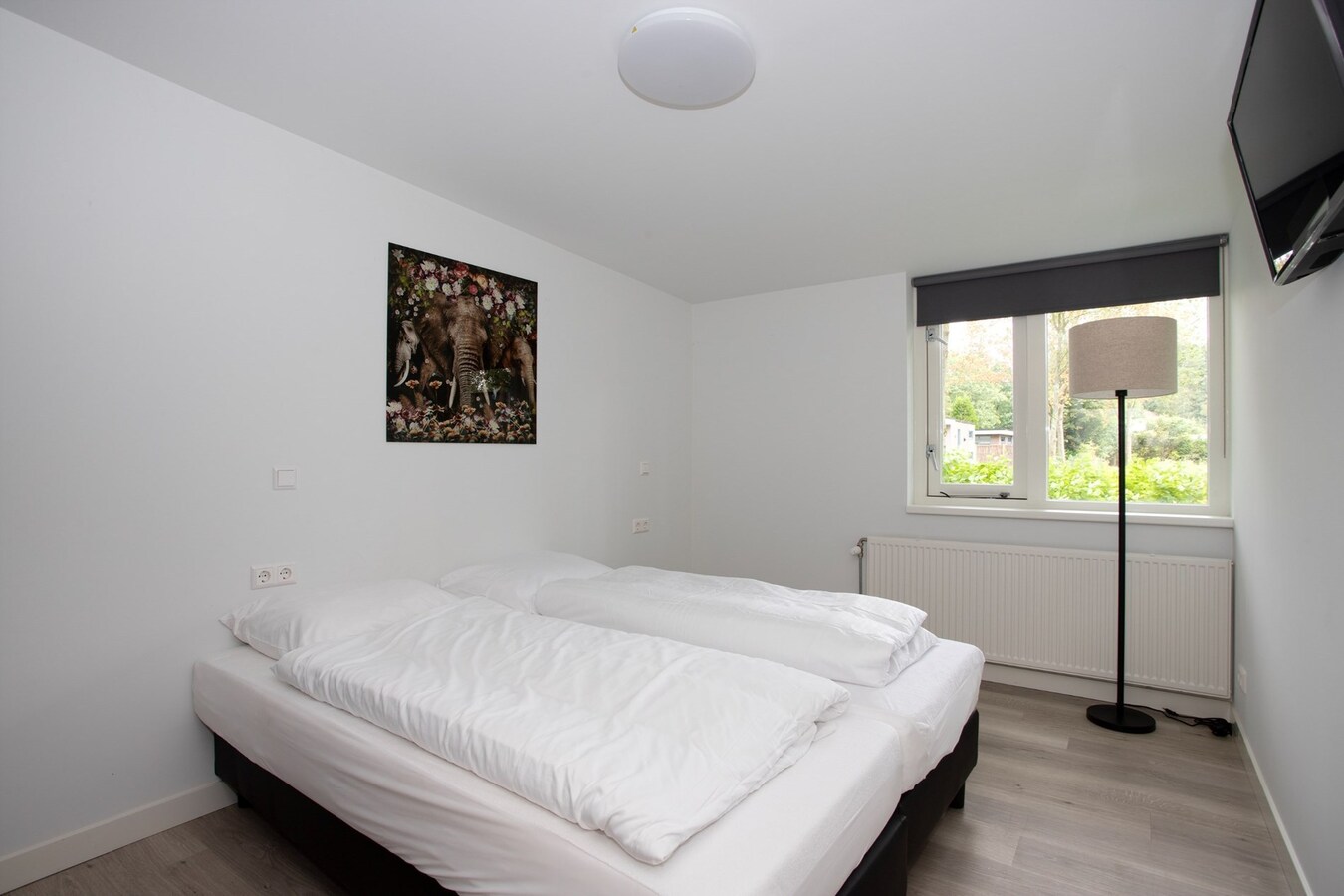 Vrijstaande recreatiewoning met 3 slaapkamers op resort 'De Brabantse Kempen'. 