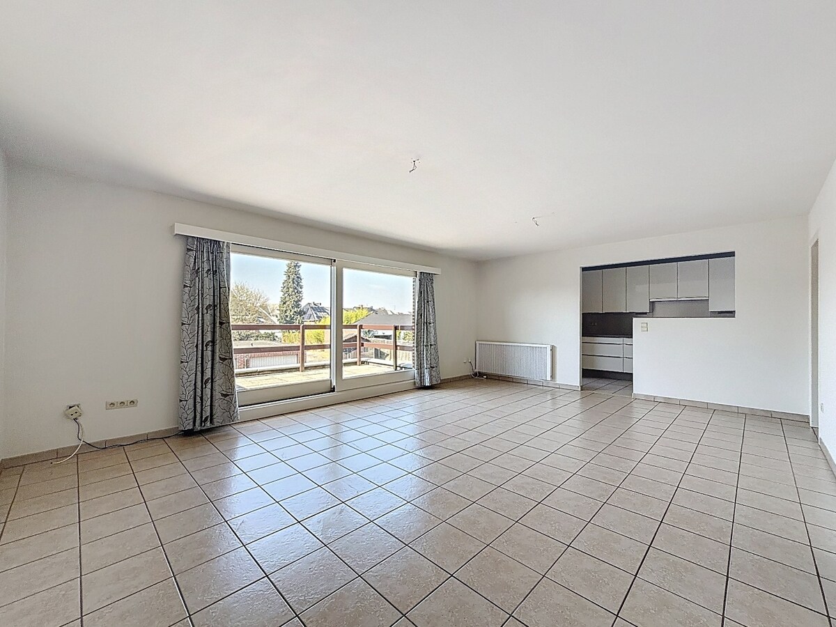 Leuk appartement met groot terras en garage nabij centrum Zottegem 