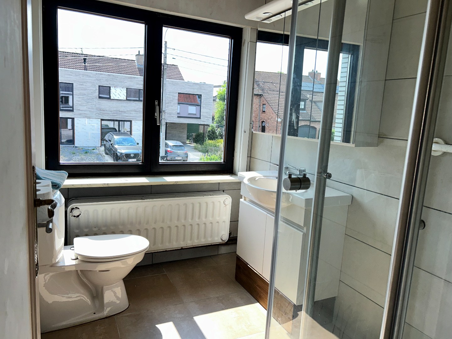 Degelijke woning met, garage, 3 slaapkamers en tuin op 271m² 