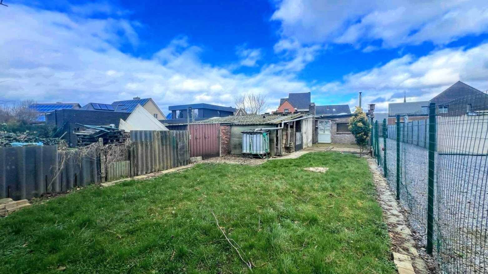 Betaalbare renovatiewoning in het gezellige Uikhoven 