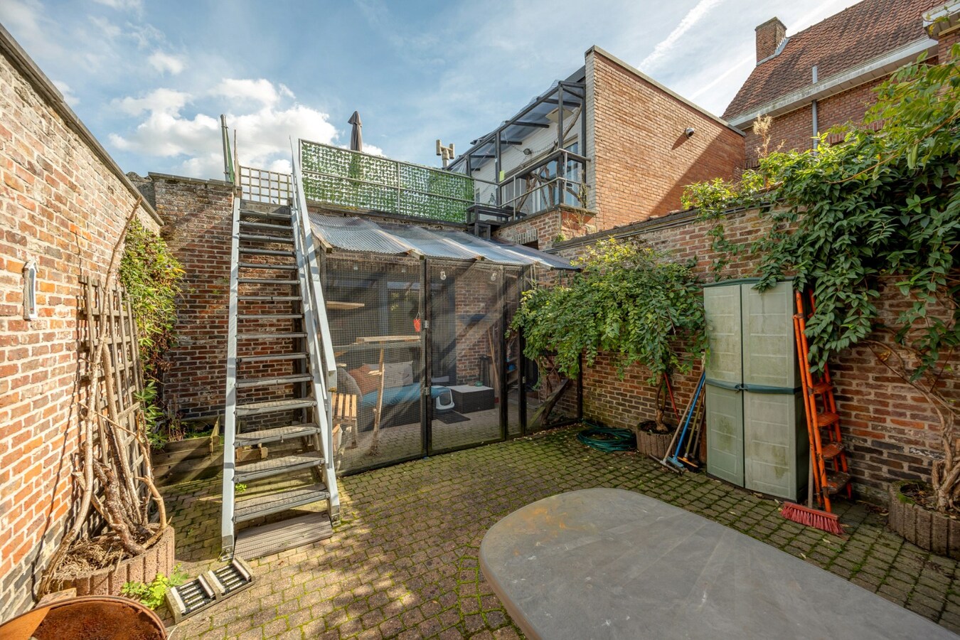 Charmante woning met tuin en garage te Hemiksem! 