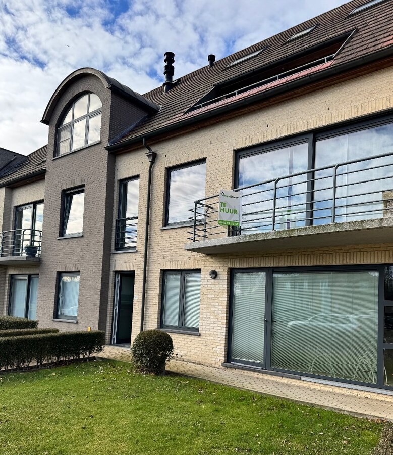 Instapklaar appartement met autostaanplaats te huur in Koekelare 