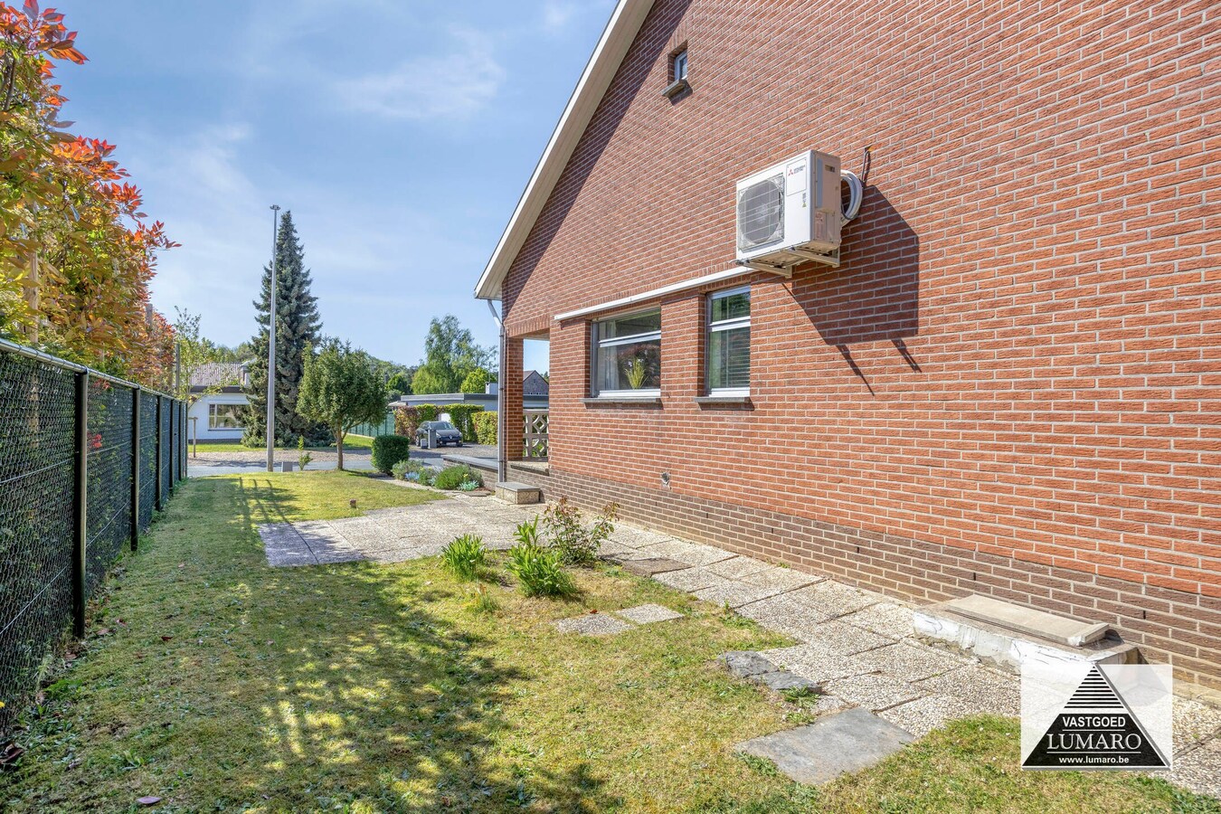 Residentiel gelegen woning met 3 ( 5 ) slaapkamers, garage. Bosomgeving! Gelijkvloers wonen. 
