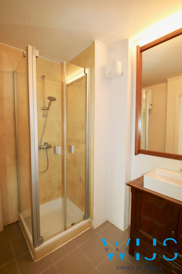 Instapklaar &amp; volwaardig appartement in Sint - Amandsberg 