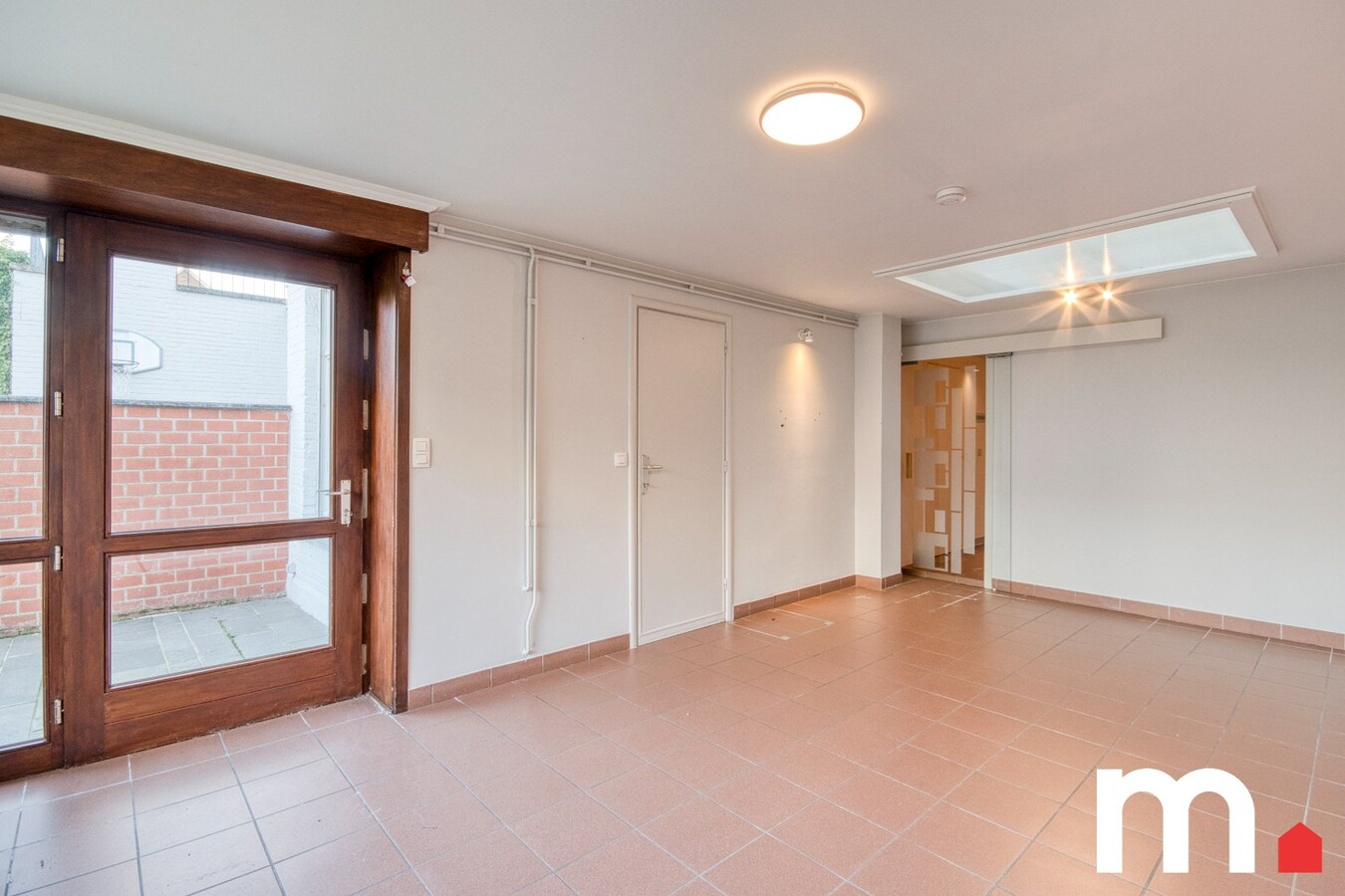 Centrum gelegen gezinswoning met praktijkmogelijkheid te Gullegem ! 