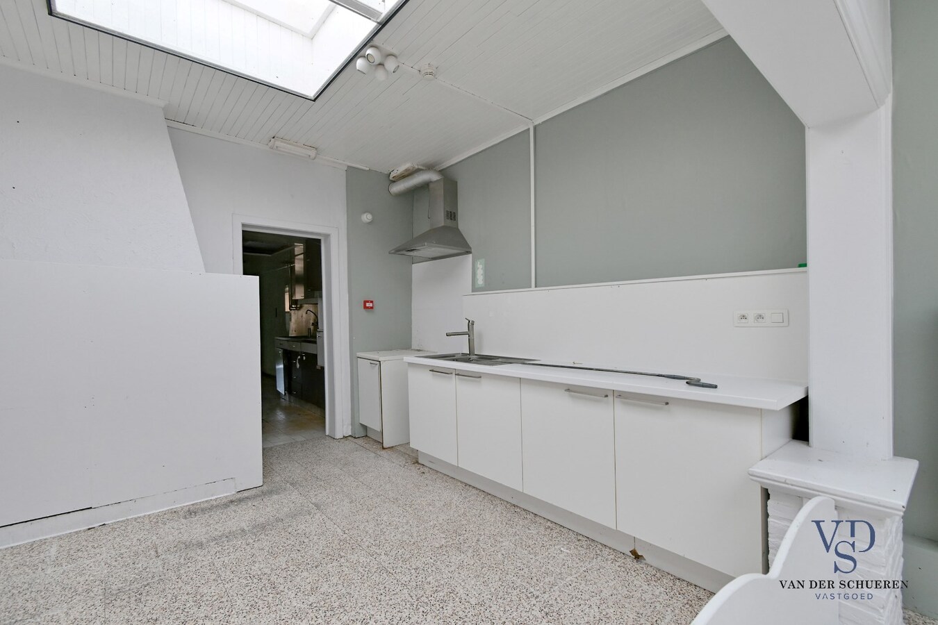 Uniek handelspand met woongedeelte in hartje Eine ! 