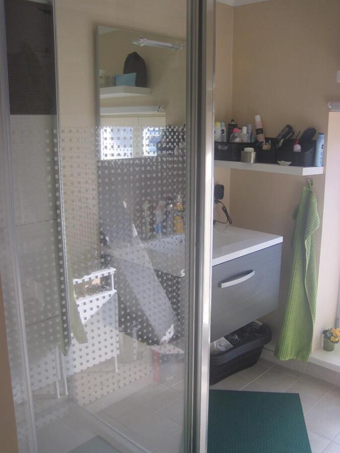 Duplex-appartement (bemeubeld) op unieke liggng. GEEN VASTE KOSTEN. 