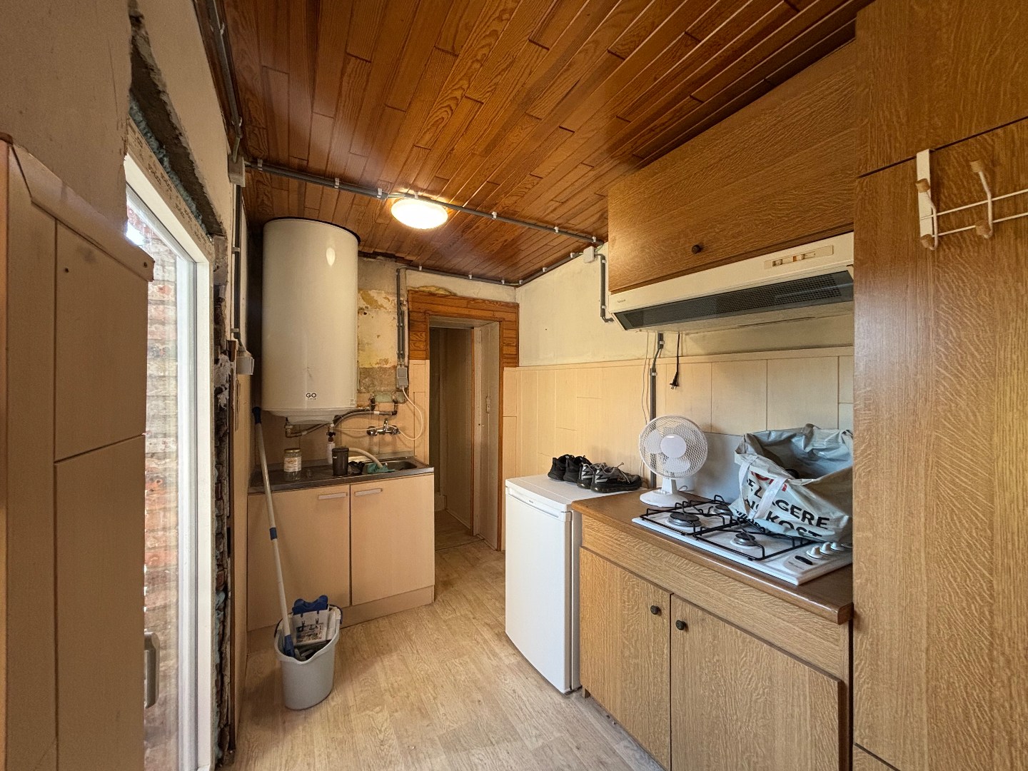Te renoveren woning met 2 ruime slaapkamers in Mol 