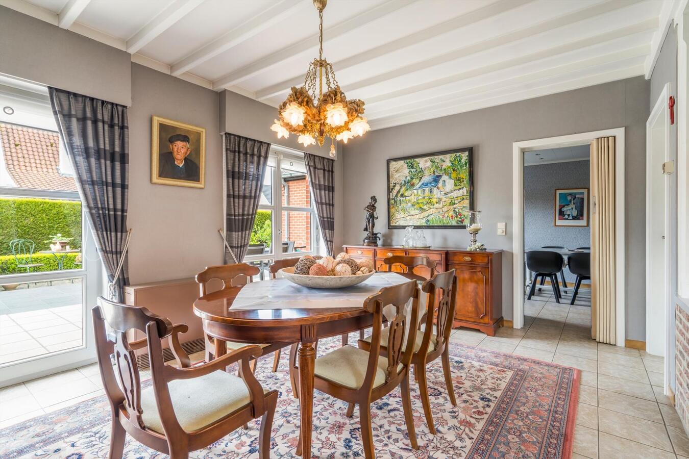 Rustig gelegen instapklare woning met 4 slaapkamers op 690 m² te Koekelare 