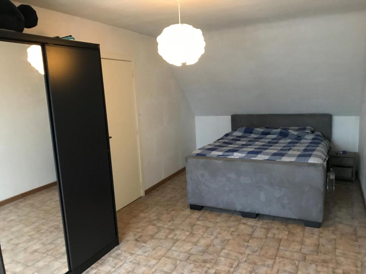 Rustig gelegen halfopen bebouwing met 3 slaapkamers 