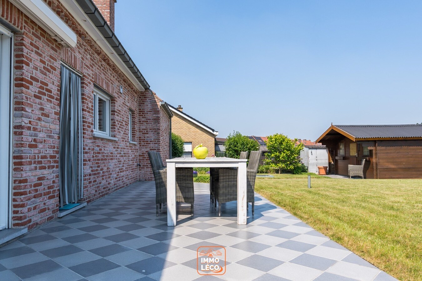 Villa « semi plain-pied » idéalement située avec 4 chambres, jardin, garage et parking, COUP DE CŒUR ABSOLU ! 