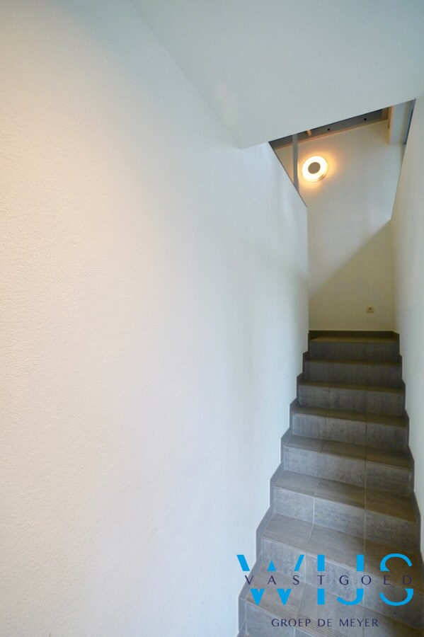 Uniek lichtrijk tweeslaapkamerappartement in hartje ERTVELDE! 