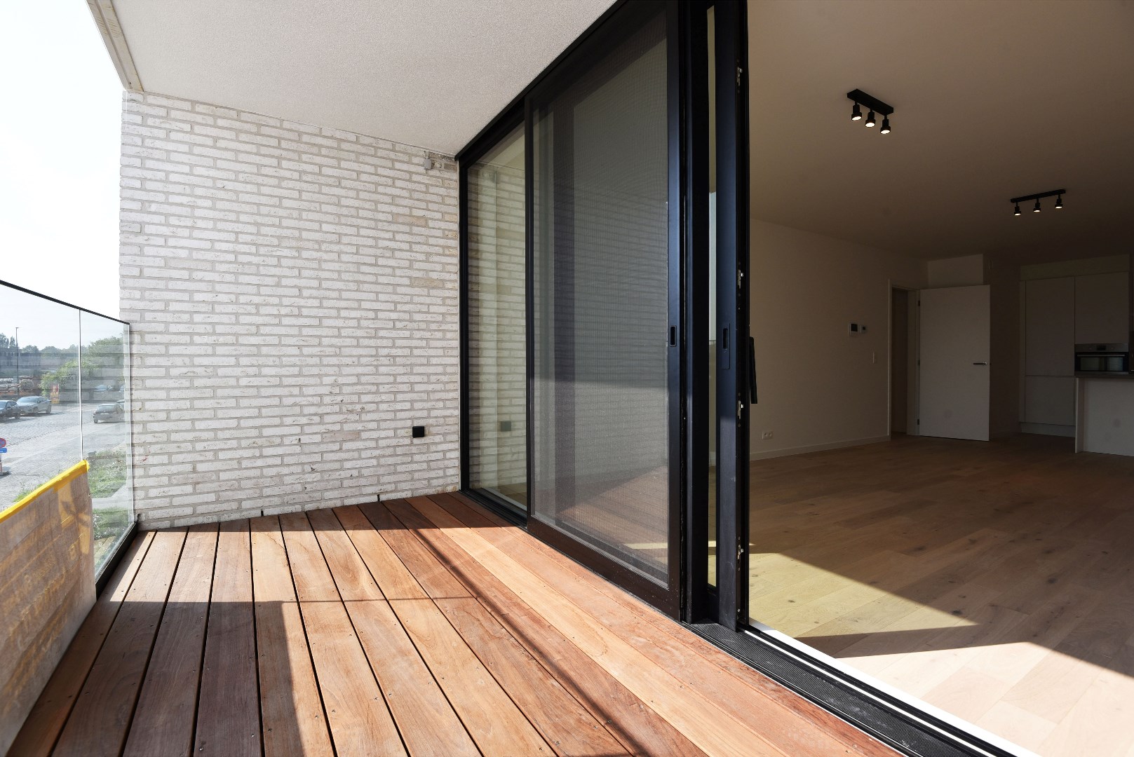 Nieuwbouwappartement met 2 slpks, autostaanplaats en terras te Maldegem centrum 