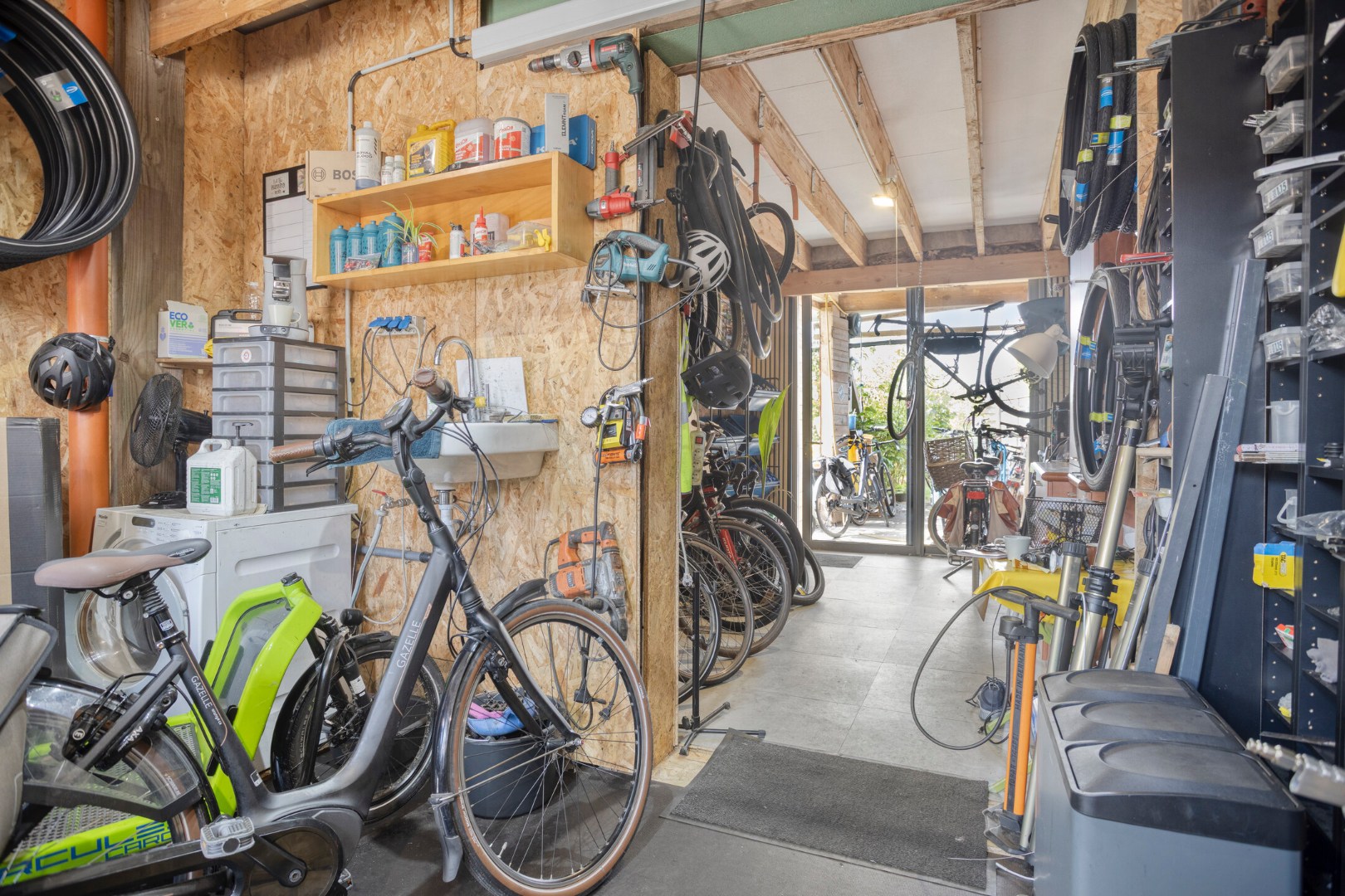 Energiezuinige woning met gezellige tuin nabij het centrum van Geel 
